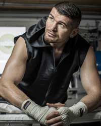 Our Team 20. November 2023 Der Inhaber Arnold Gjergjaj ist auch Trainer seines Arnold Boxfit 4133