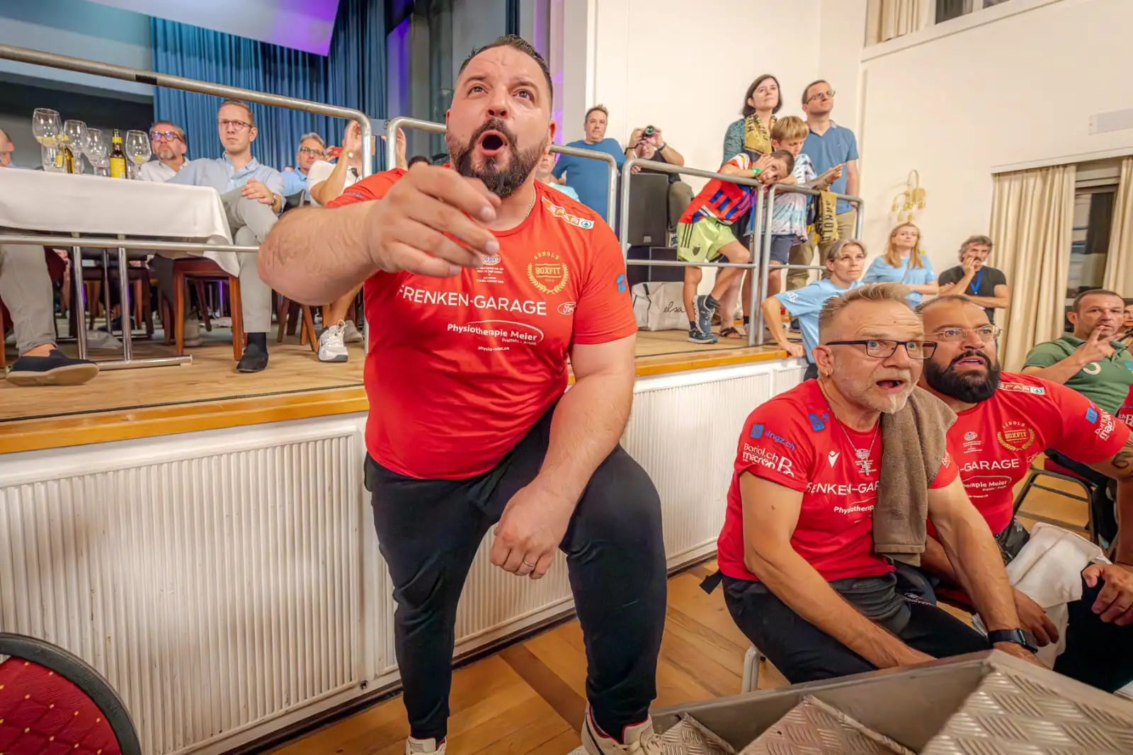 Beat Ruckli, Bekim Gjergjaj und Márcio Dias beim WBF-Titelkampf von Arnold Gjergjaj
